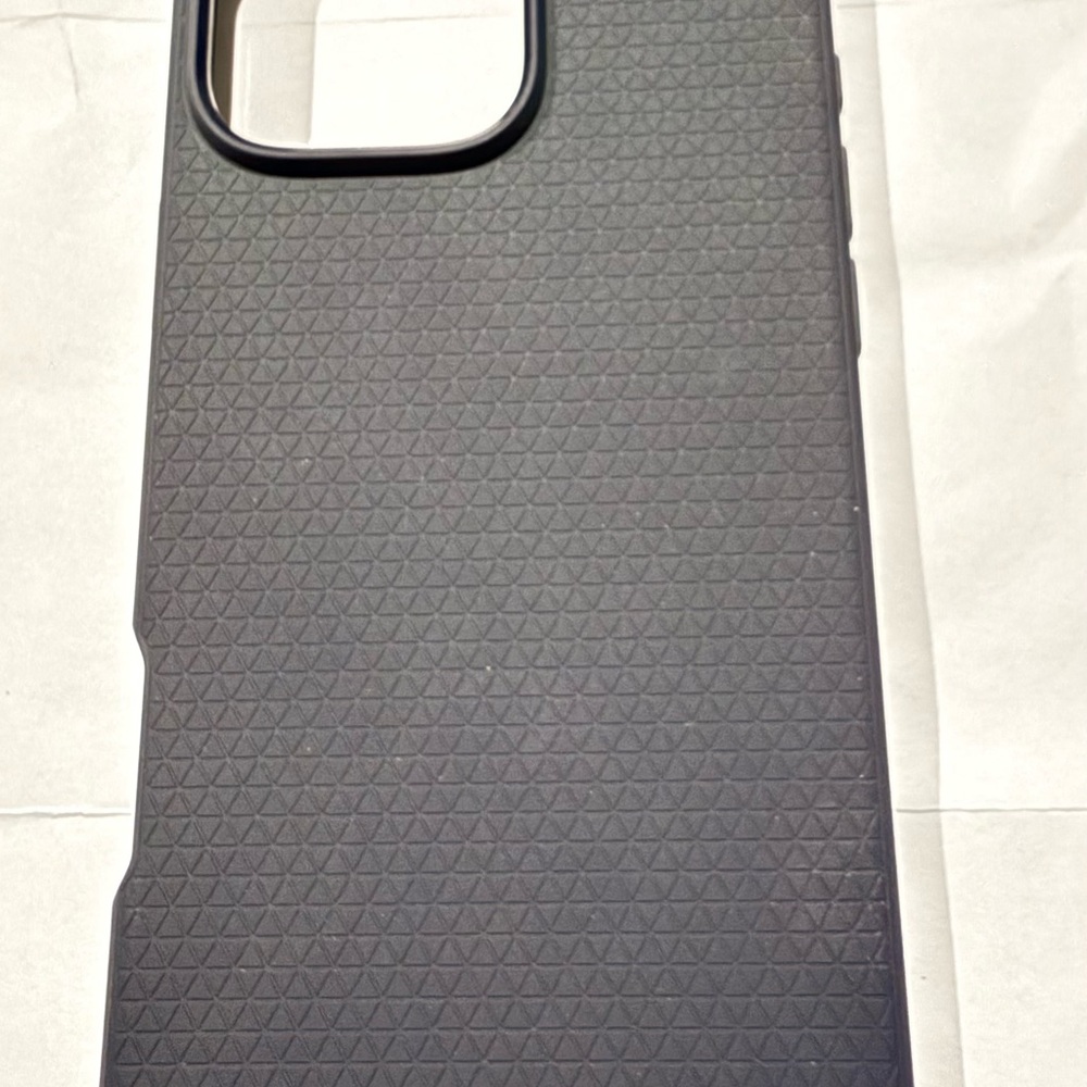 Spigen Liquid Air  16 Pro Max Phone Case